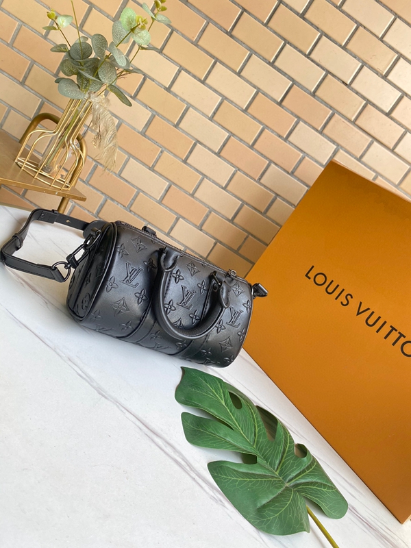 ルイヴィトンバッグ側面デザイン